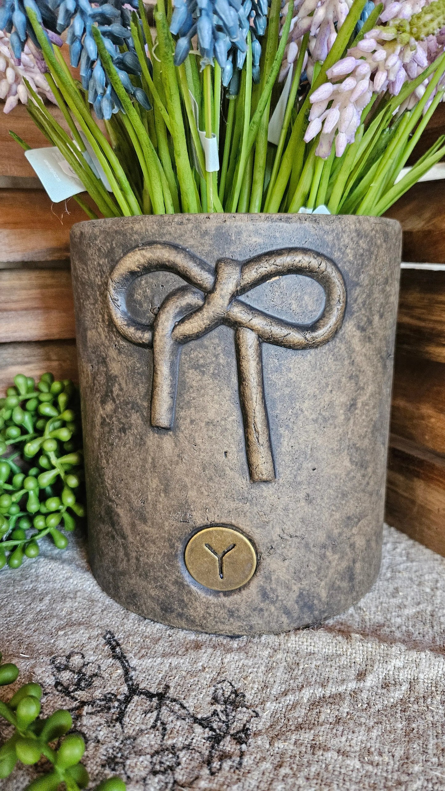 Brynxz Planter with a Bow close-up – Brynxz pot | Brynxzonline.nl