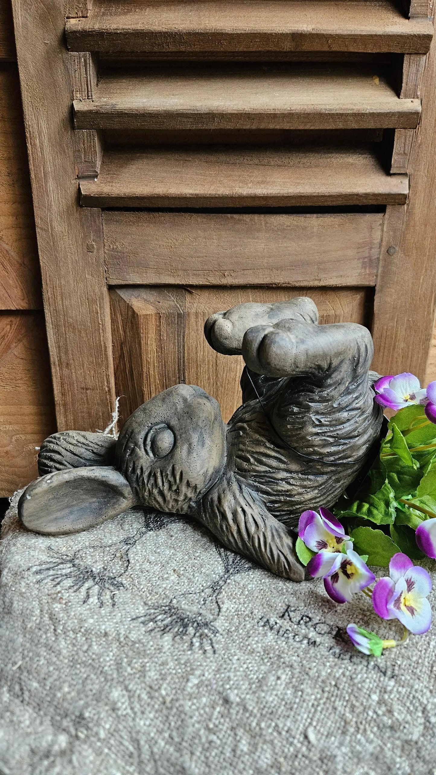 Brynxz Lying Hare – Brynxz konijn | Brynxzonline.nl