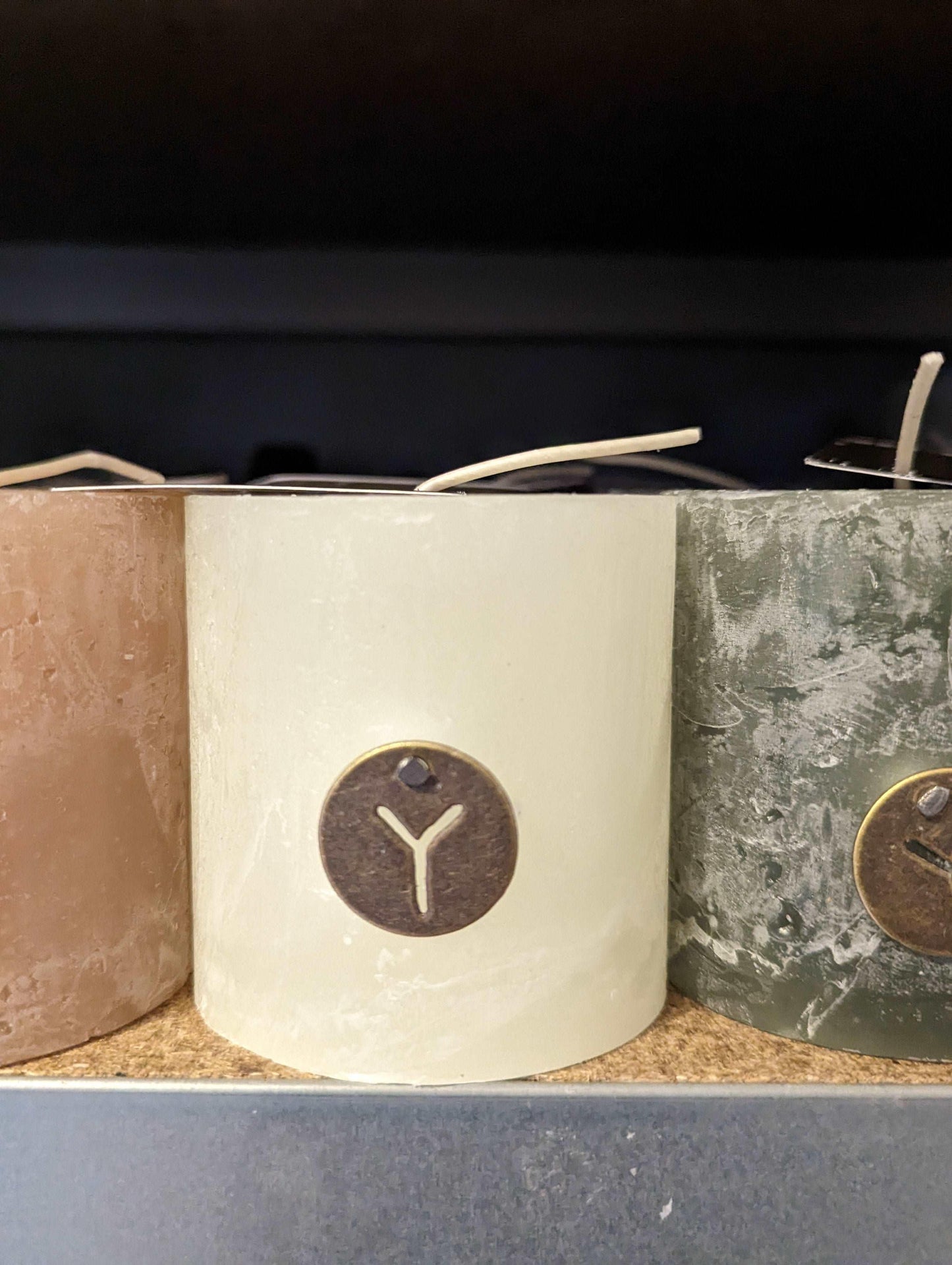 Brynxz Rustic candle Ivory 7x7 cm - Brynxz Online By O zo sfeervol