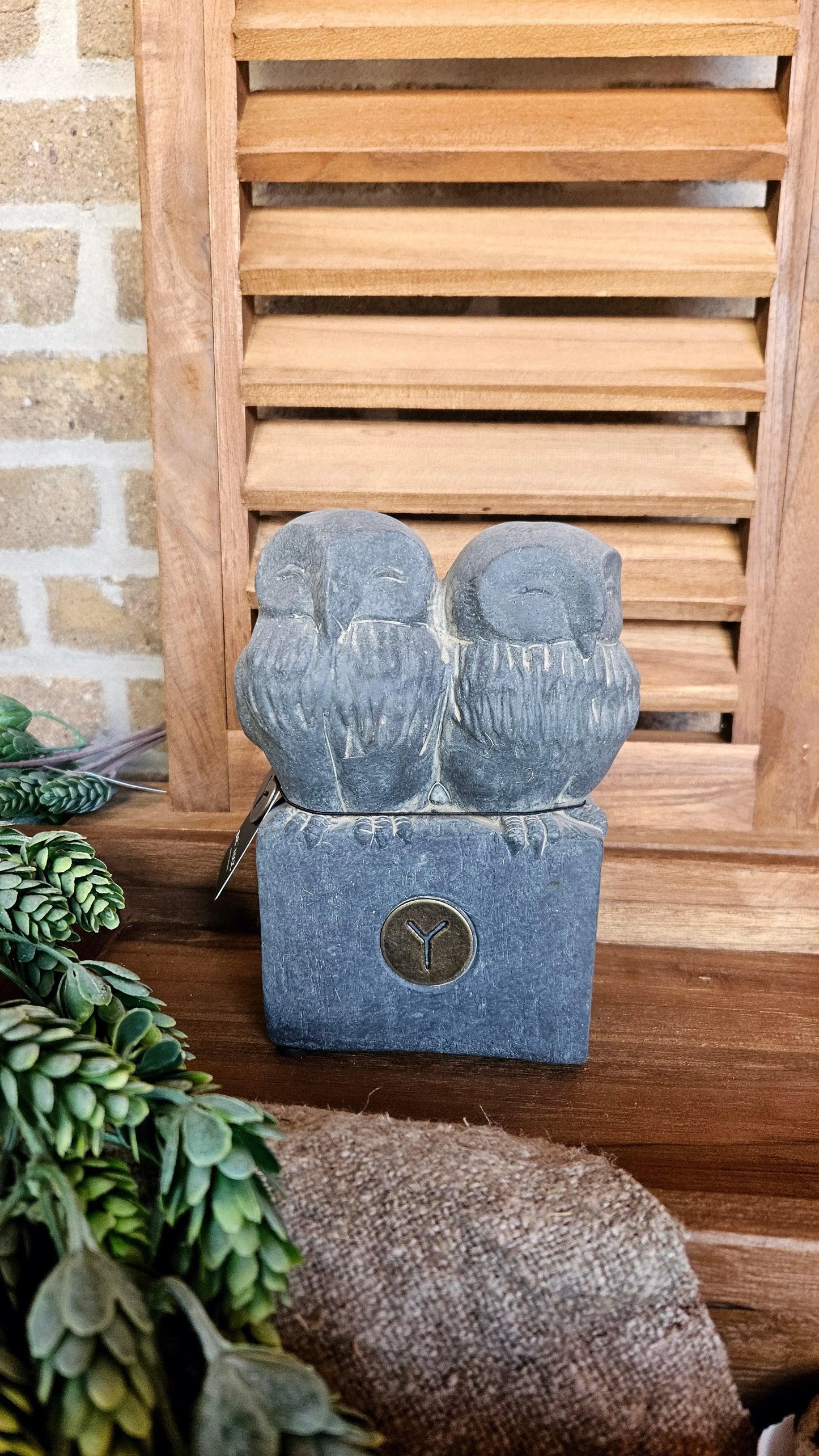 Brynxz Two Owls At A Statue – Landelijke Keramiek Decoratie | Brynxzonline.nl