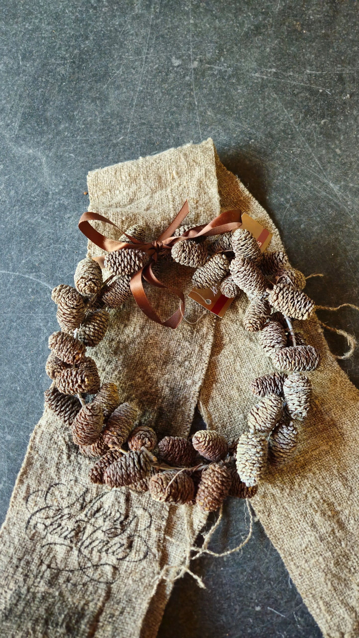 Dennenappel krans - Brynxz Online By O zo sfeervol