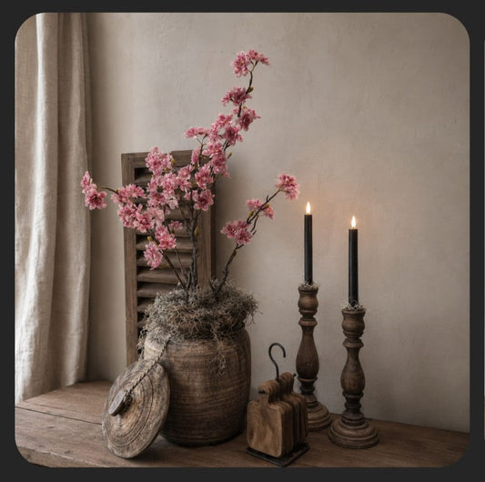 Zijden bloesemboom in roze als onderhoudsvrije kunstbloemen in huis