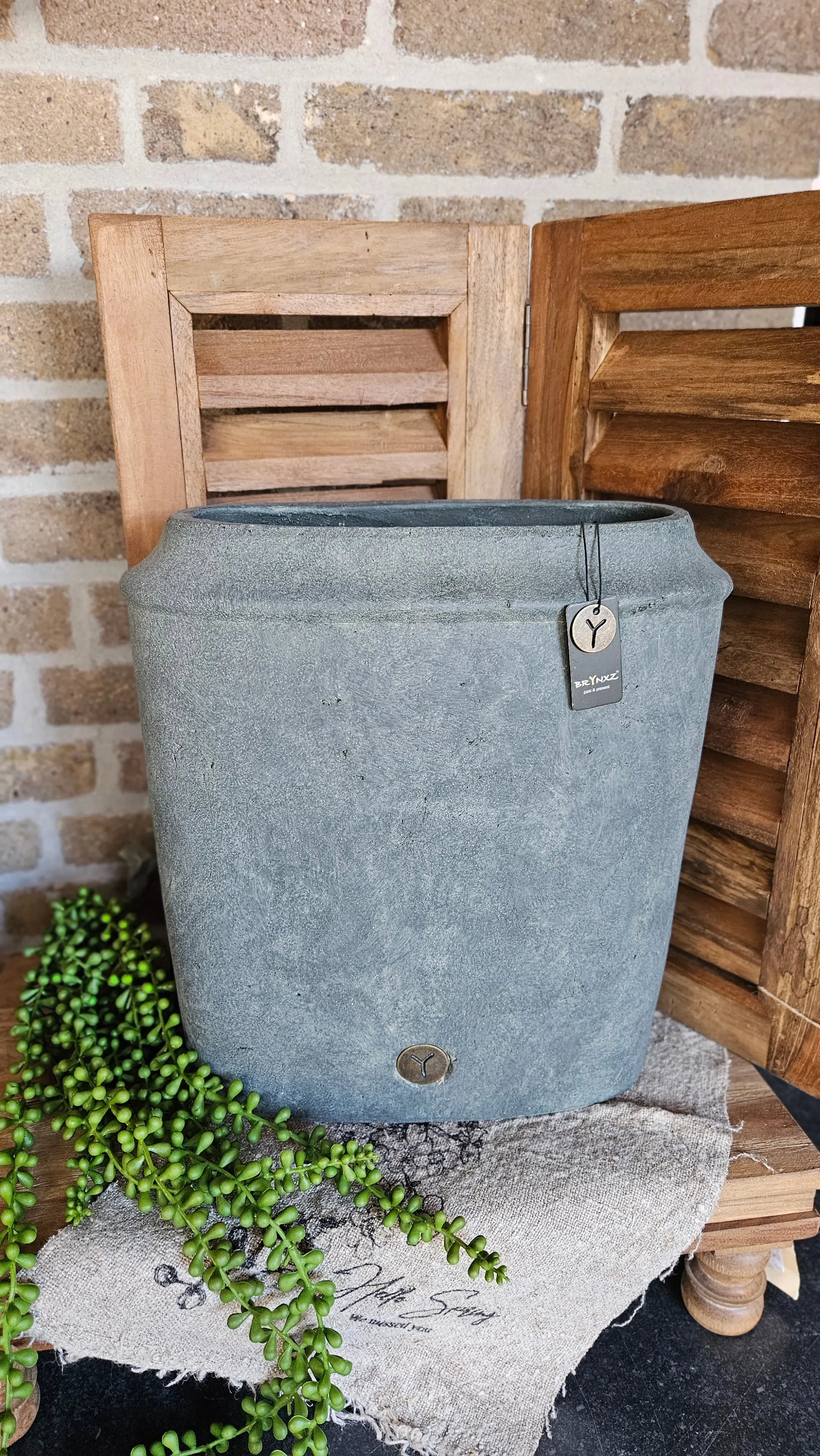 Brynxz Planter Oval Edge Luxury L sfeerfoto – Brynxz pot | Brynxzonline.nl
