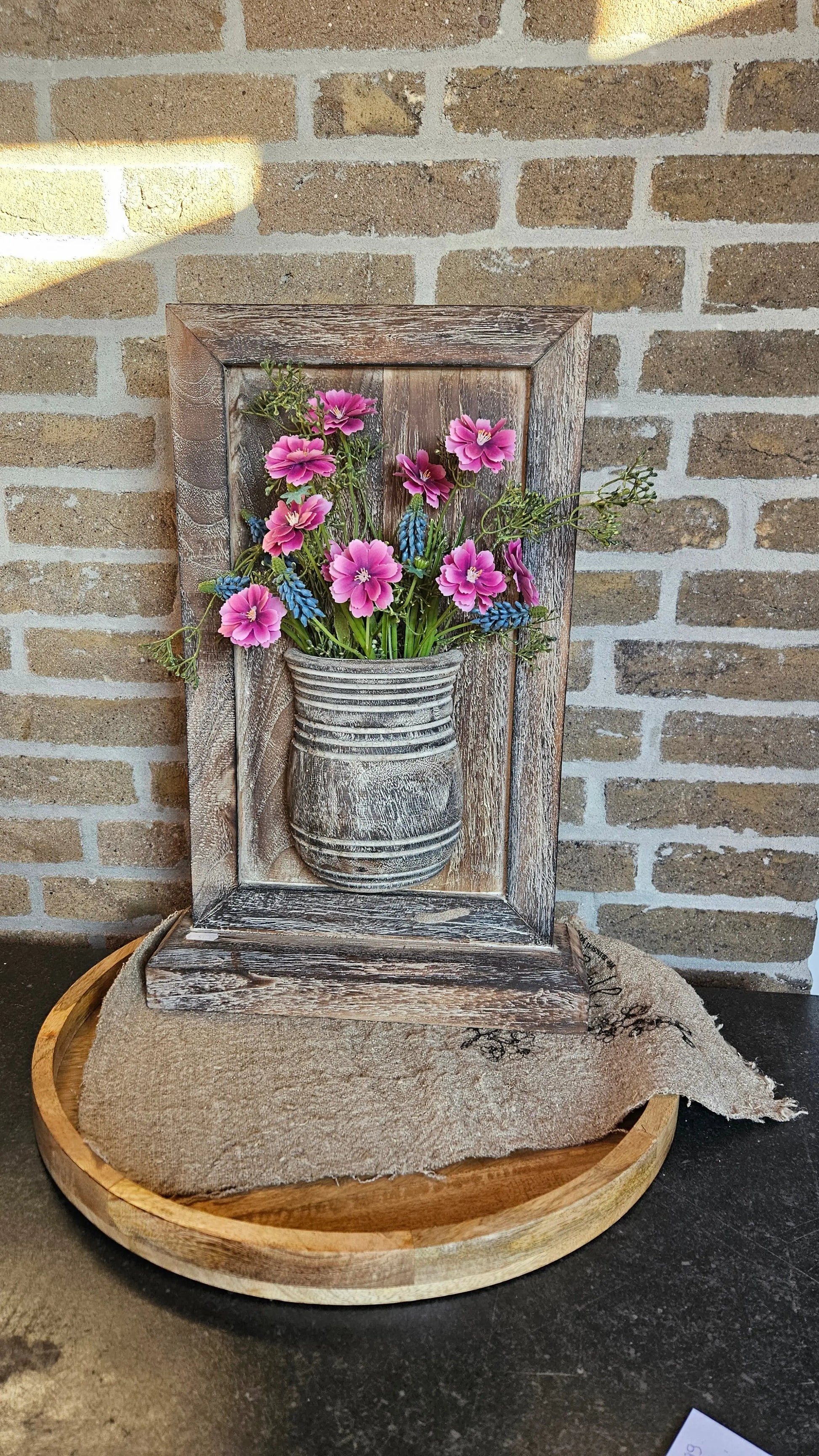 Houten wandbord met zijden bloemen – houten wandbord | Brynxzonline.nl