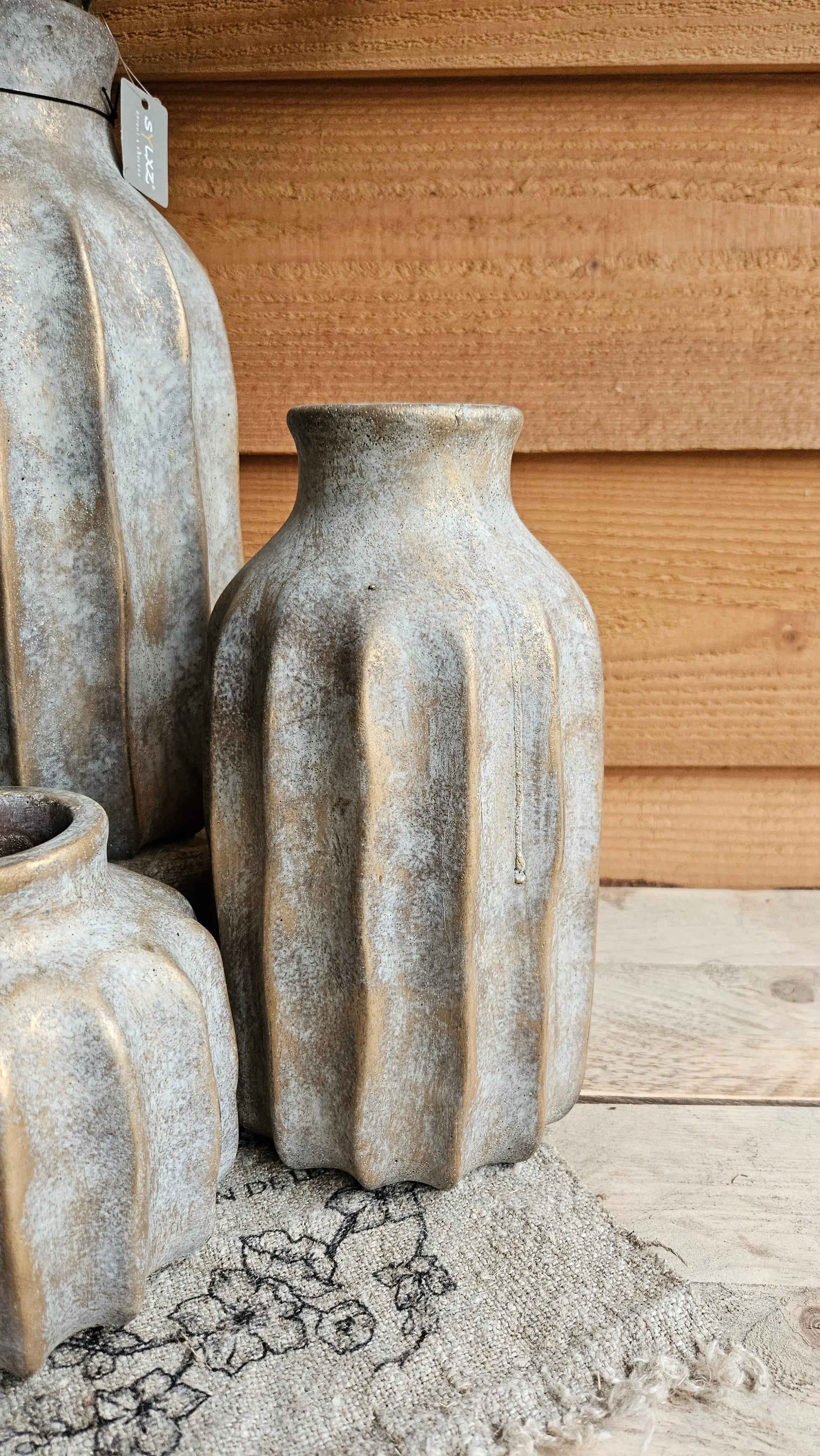 Brynxz Bottles Relief close-up – Brynxz bottles | Brynxzonline.nl