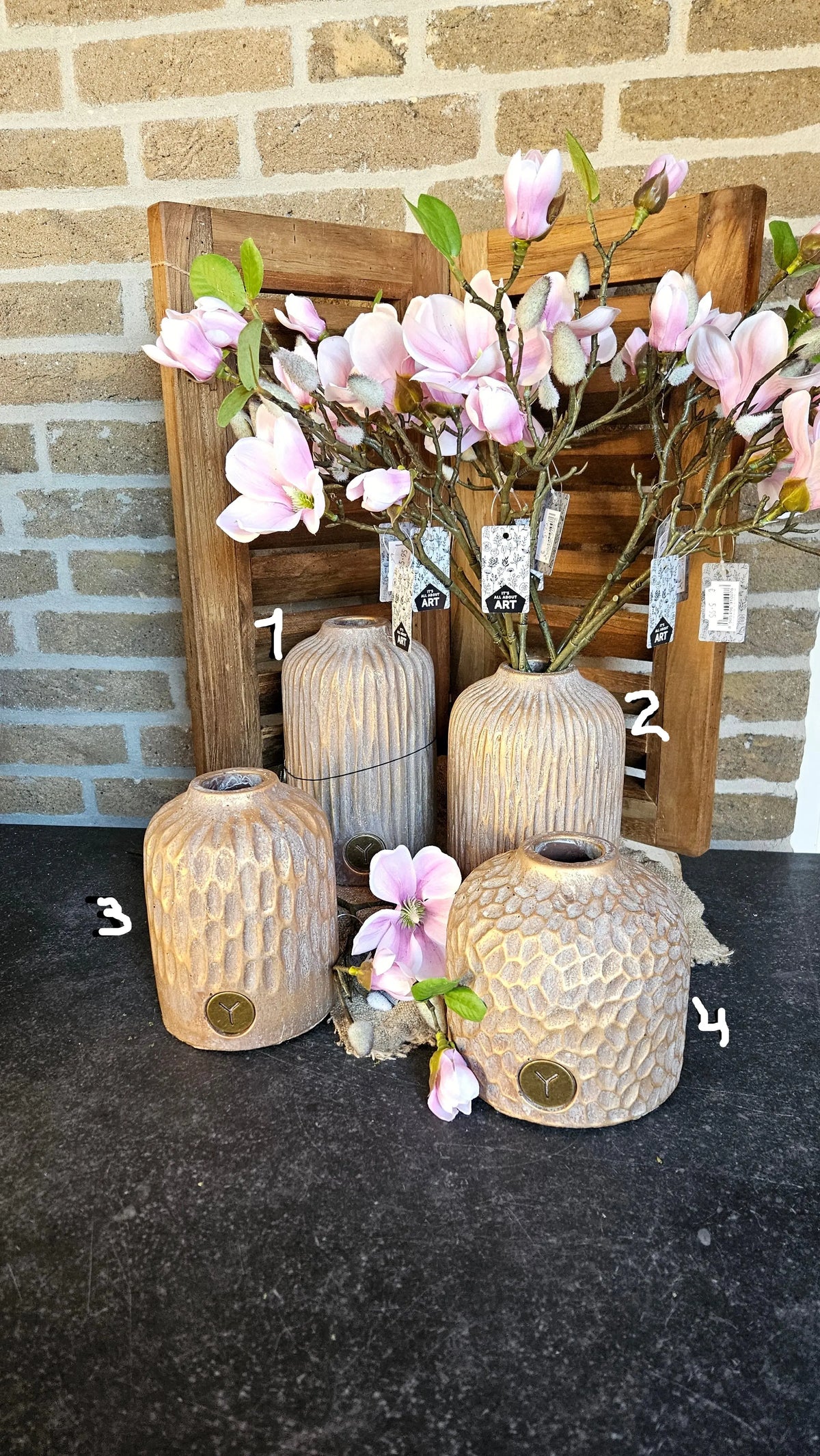 Brynxz Bottles Relief – Aardewerk Decoratiefles | Brynxzonline.nl