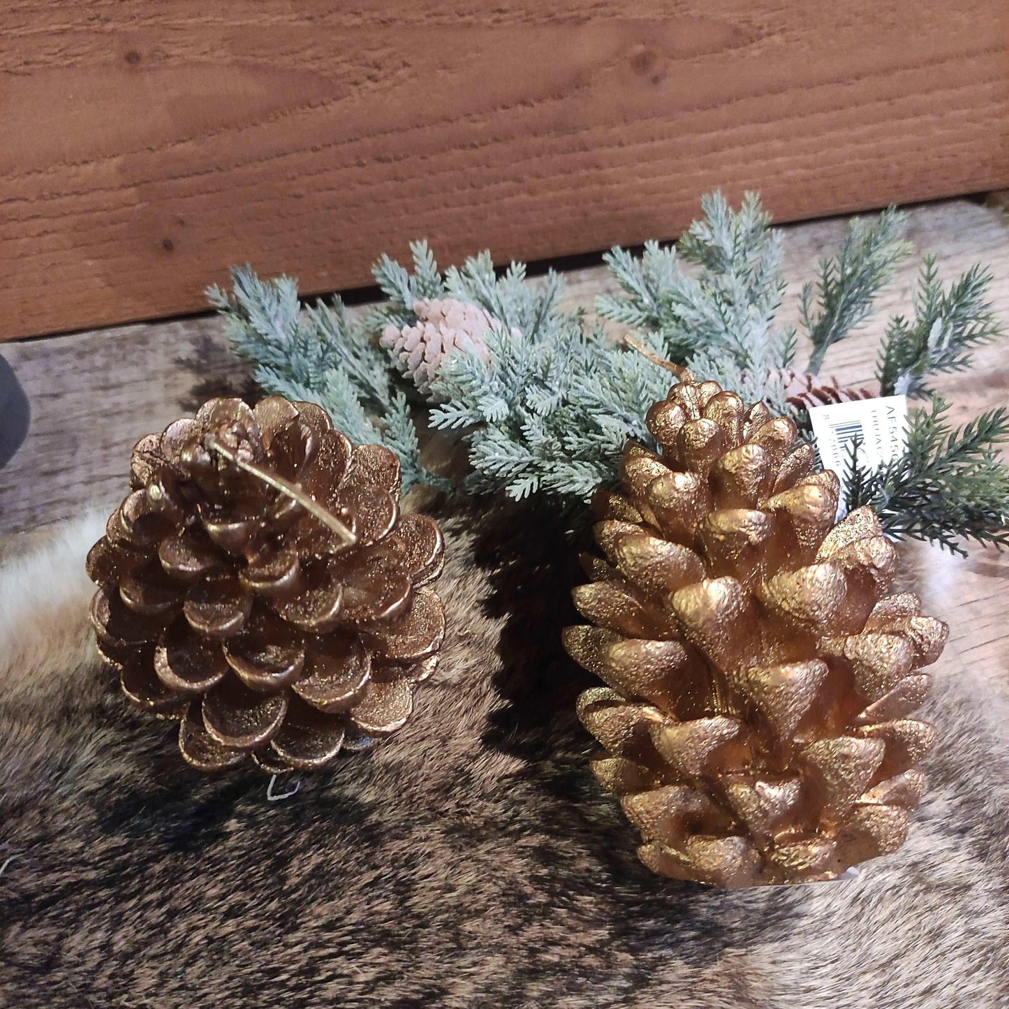 Brynxz Candle Pinecone Terra S sfeerfoto – Sfeerkaars Kerstdecoratie | Brynxzonline.nl