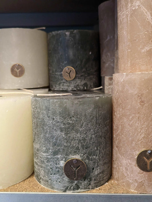 Brynxz Rustic Candle Forest Green 10x10 cm, sfeerkaars