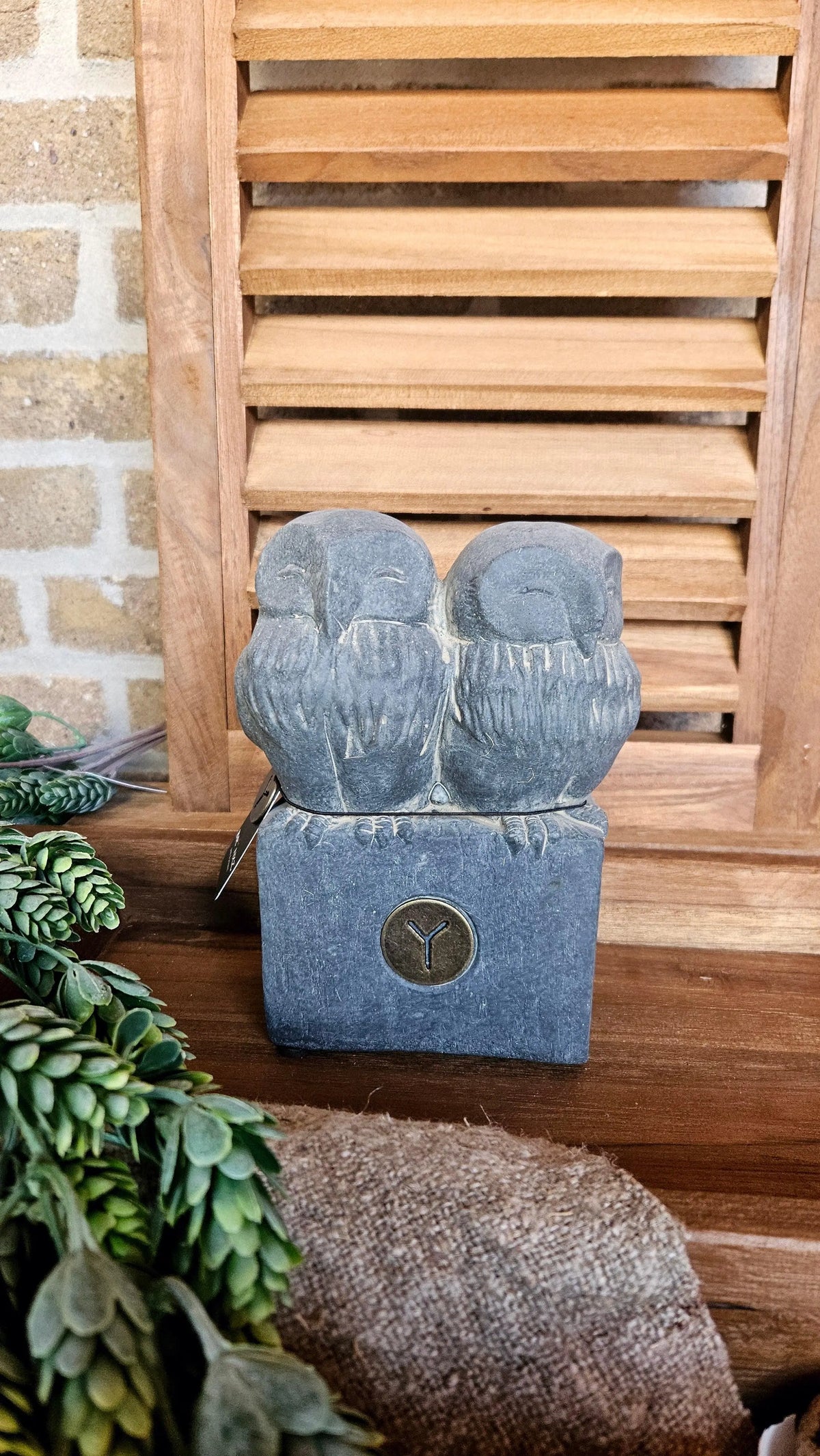 Brynxz Two Owls At A Statue – Landelijke Keramiek Decoratie | Brynxzonline.nl