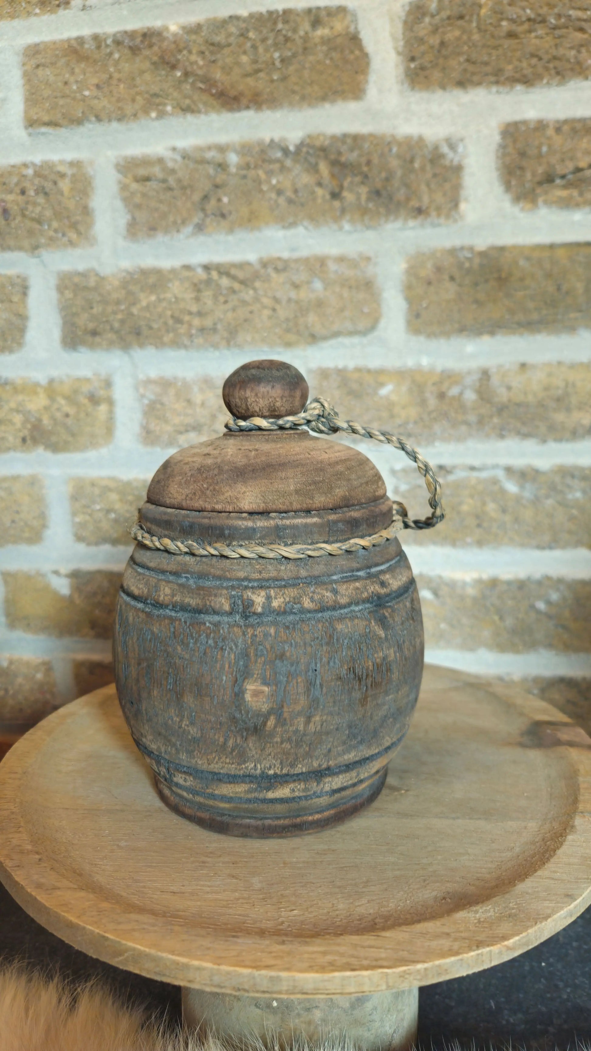 Houten potten met deksel detail – houten decoratie | Brynxzonline.nl